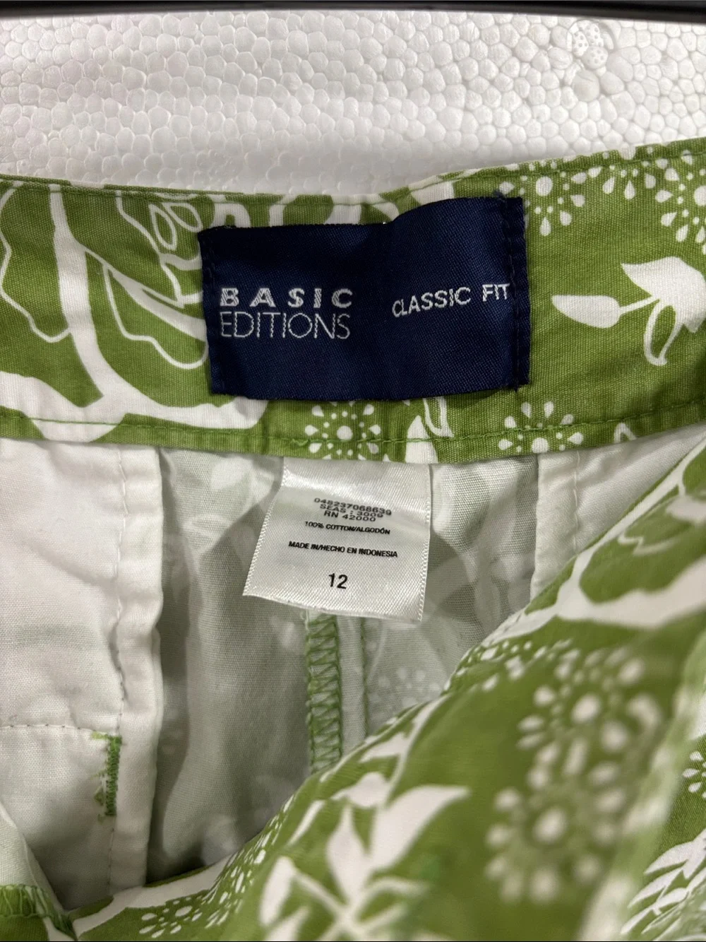 Basic Edition classic fit Green Floral Print Shorts size 12